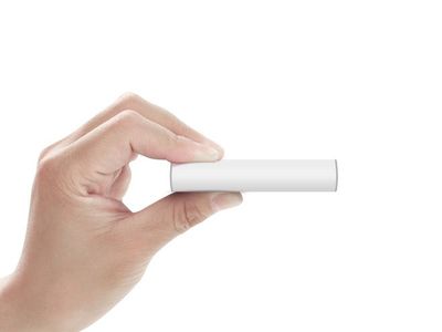 黑白之間，電能出彩——充電寶實(shí)拍創(chuàng)意海報(bào)解析